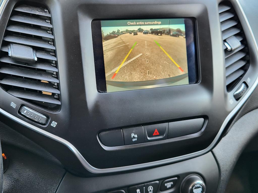 Thumbnail: 2019 Jeep Cherokee - 25