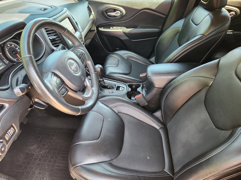 Thumbnail: 2019 Jeep Cherokee - 9
