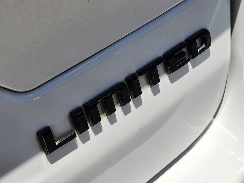 Thumbnail: 2023 Jeep Grand Cherokee - 21