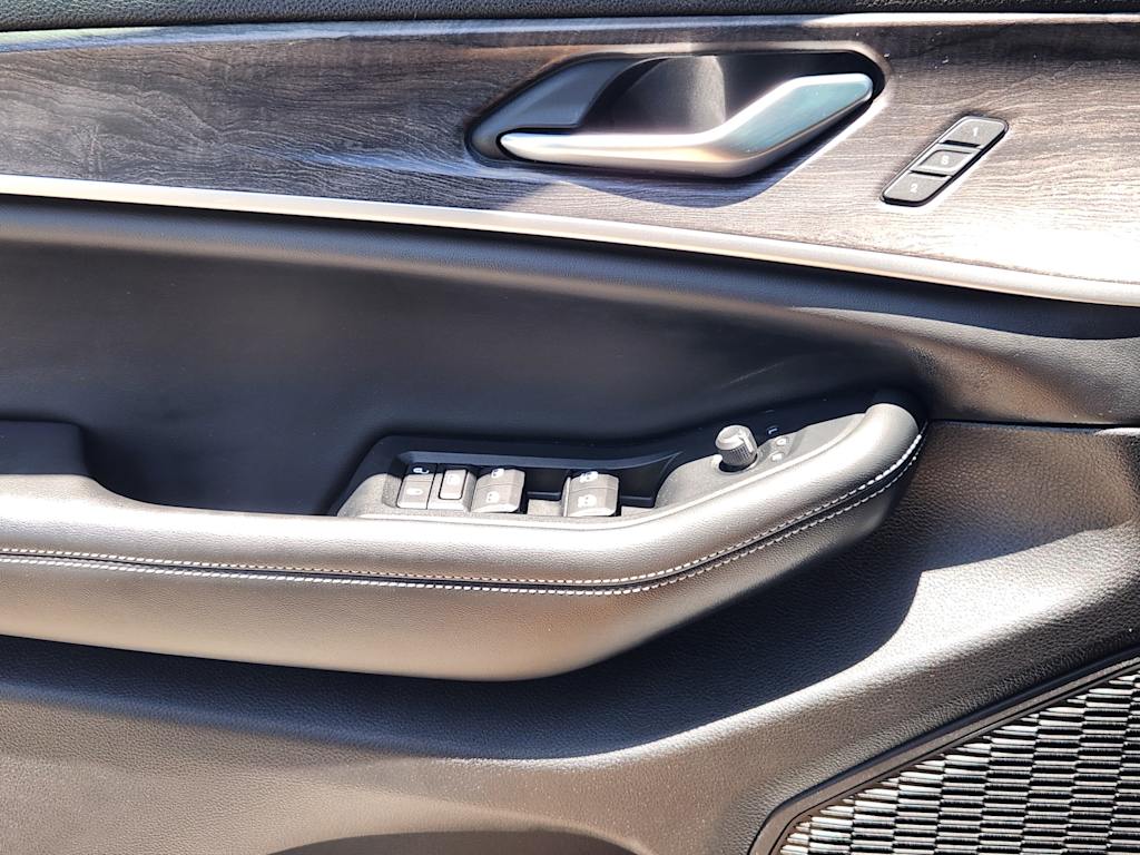 Thumbnail: 2023 Jeep Grand Cherokee - 28