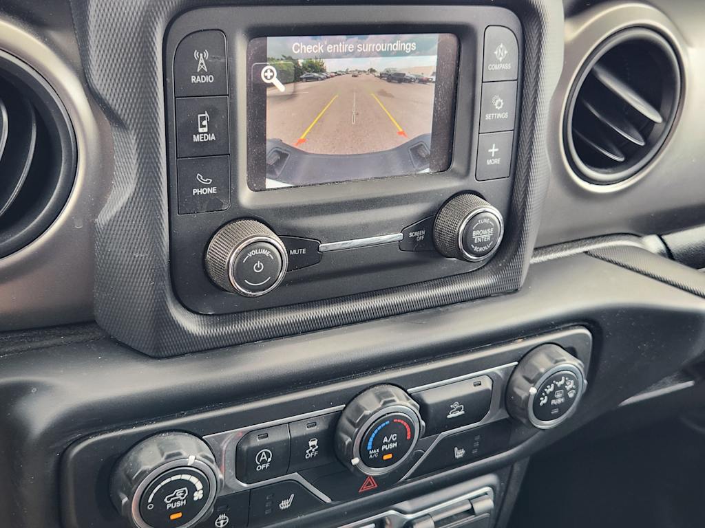 Thumbnail: 2020 Jeep Gladiator - 24