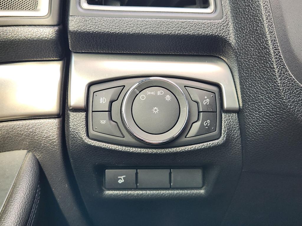 Thumbnail: 2018 Ford Explorer - 25