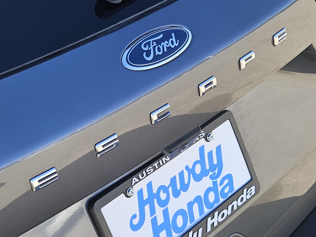 Thumbnail: 2021 Ford Escape - 23