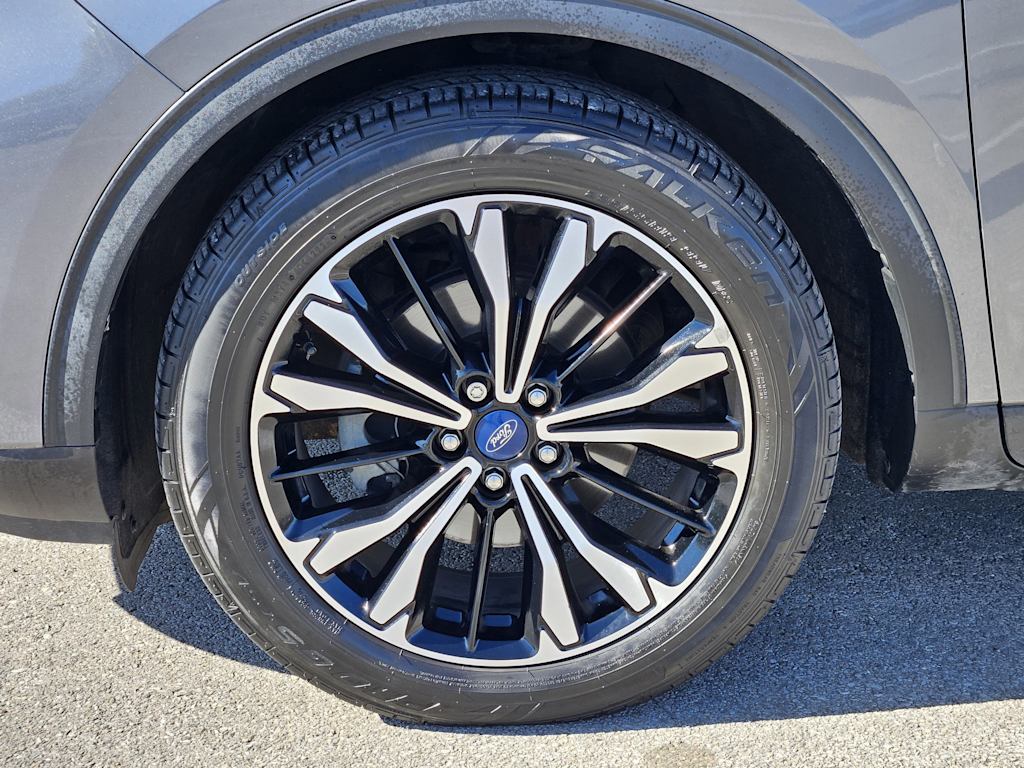 Thumbnail: 2021 Ford Escape - 21