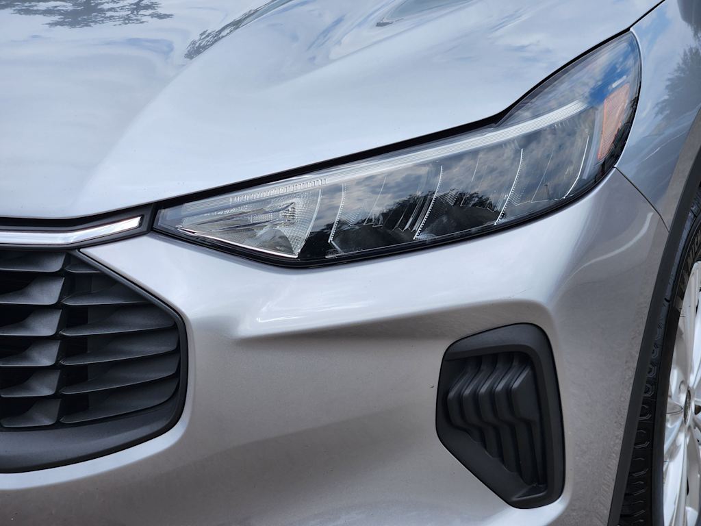 Thumbnail: 2023 Ford Escape - 21
