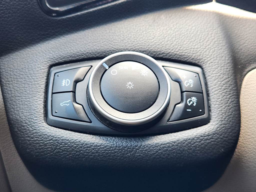 Thumbnail: 2017 Ford Escape - 28