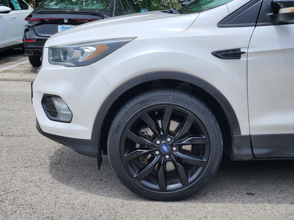 Thumbnail: 2017 Ford Escape - 6