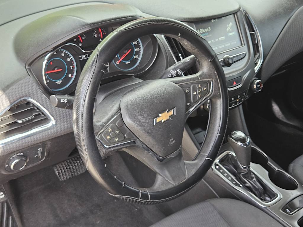 Thumbnail: 2018 Chevrolet Cruze - 2