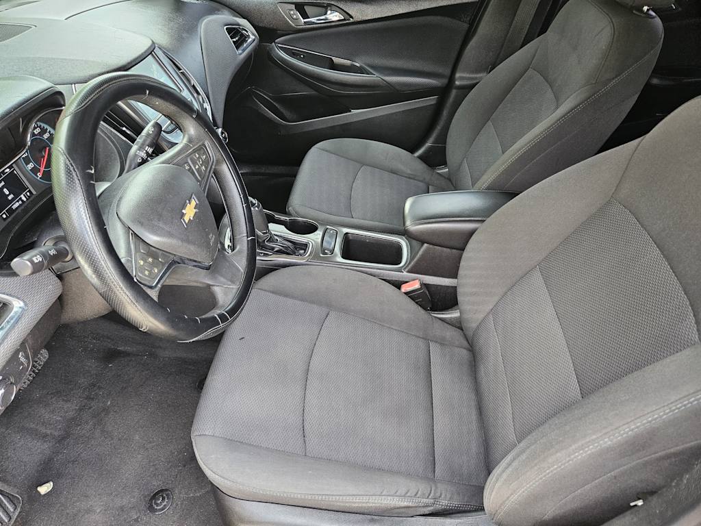 Thumbnail: 2018 Chevrolet Cruze - 9