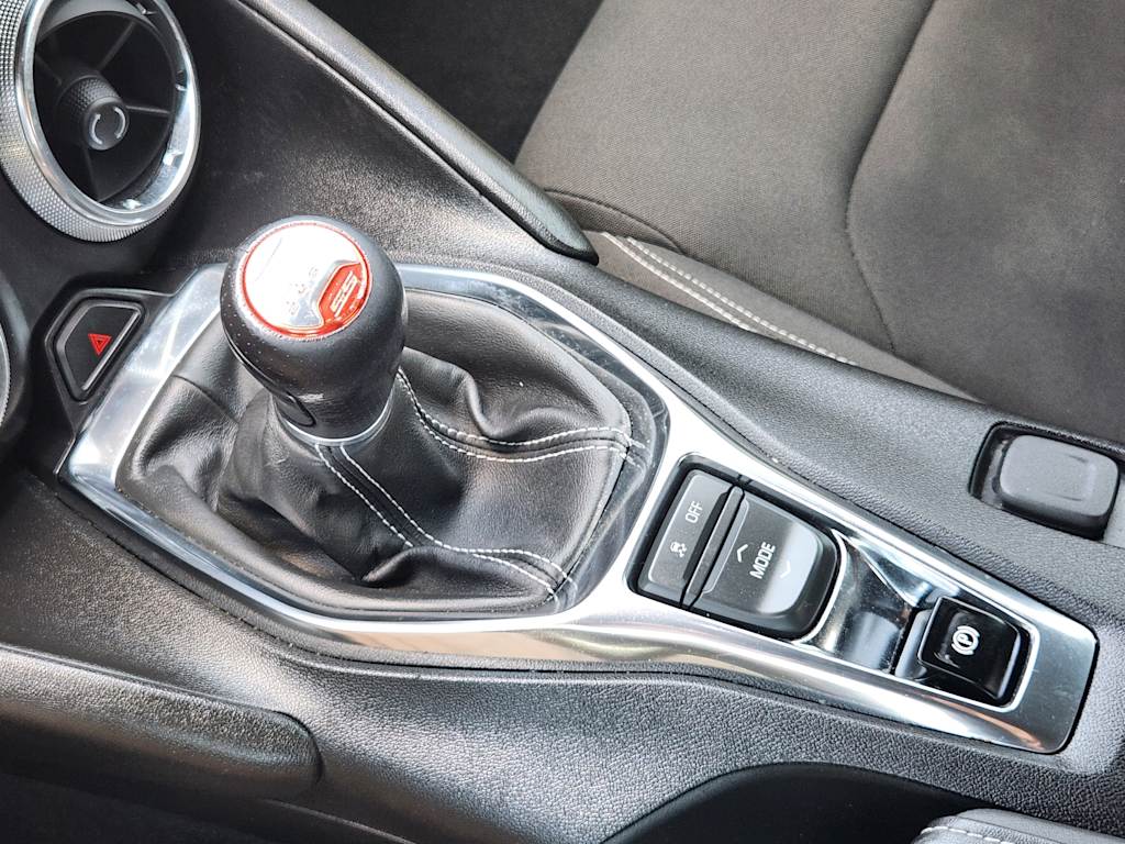 Thumbnail: 2019 Chevrolet Camaro - 14