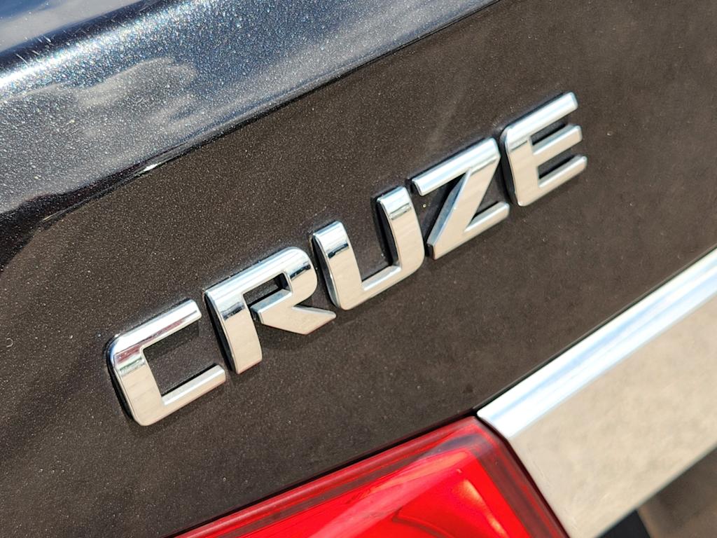 Thumbnail: 2011 Chevrolet Cruze - 5