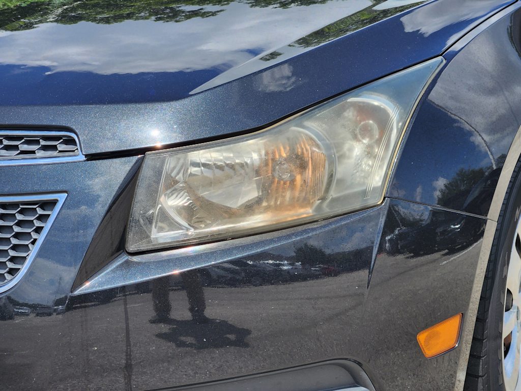 Thumbnail: 2011 Chevrolet Cruze - 21