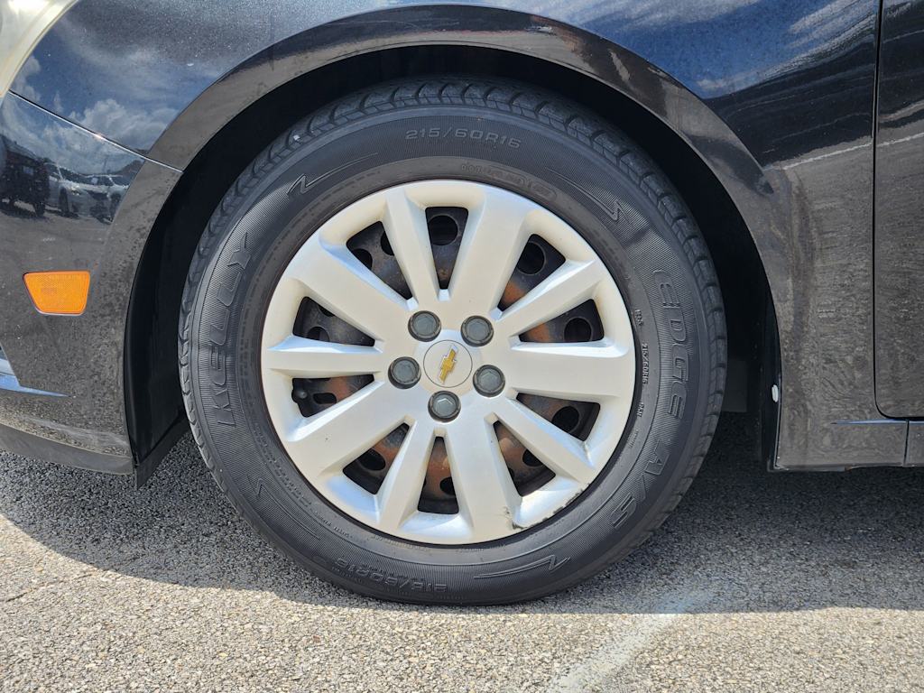 Thumbnail: 2011 Chevrolet Cruze - 22