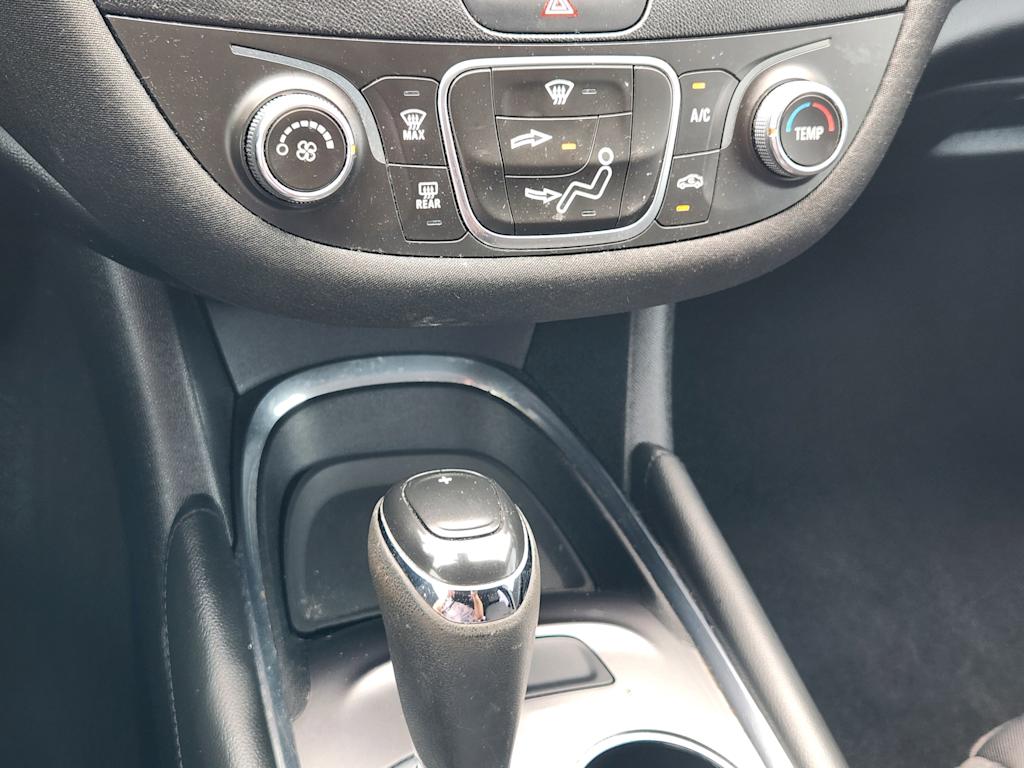 Thumbnail: 2018 Chevrolet Malibu - 14