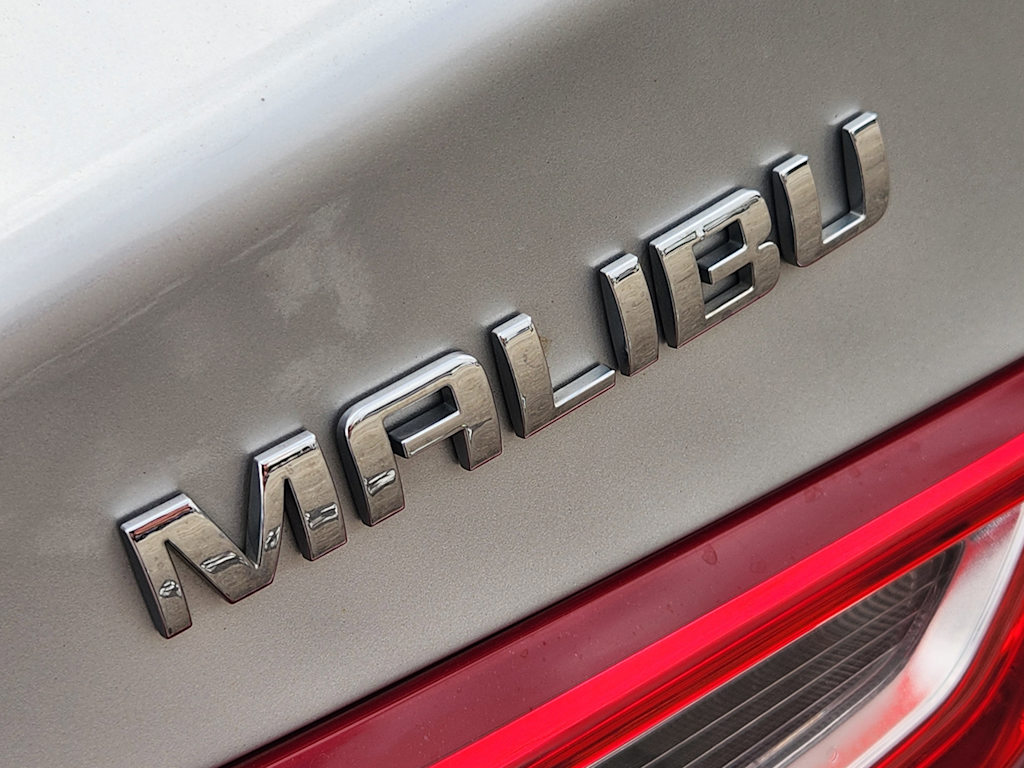 Thumbnail: 2018 Chevrolet Malibu - 24