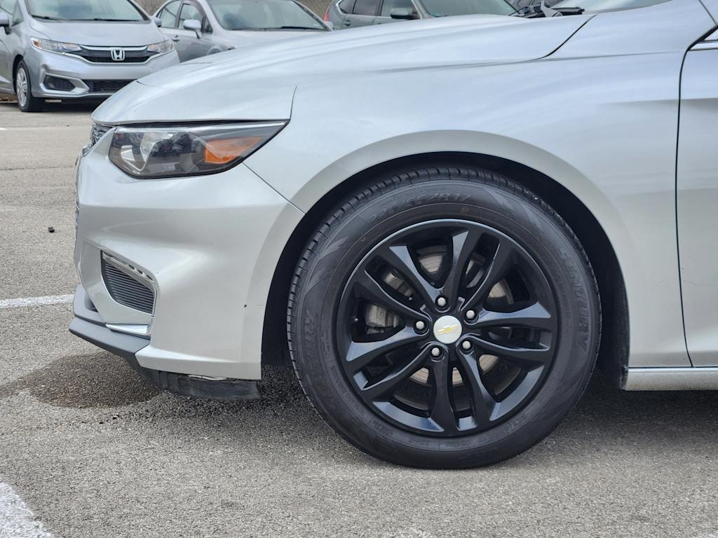 Thumbnail: 2018 Chevrolet Malibu - 6