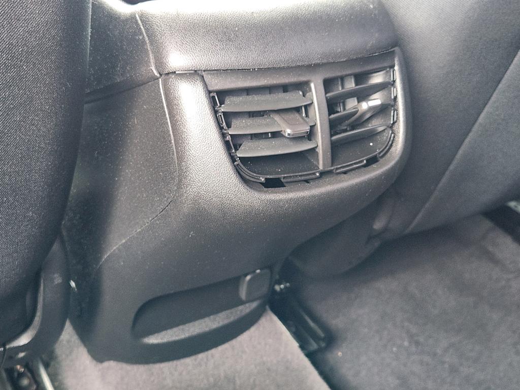 Thumbnail: 2018 Chevrolet Malibu - 34