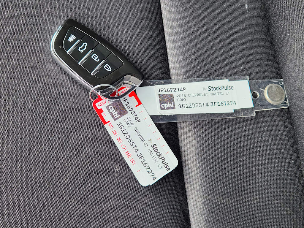 Thumbnail: 2018 Chevrolet Malibu - 17