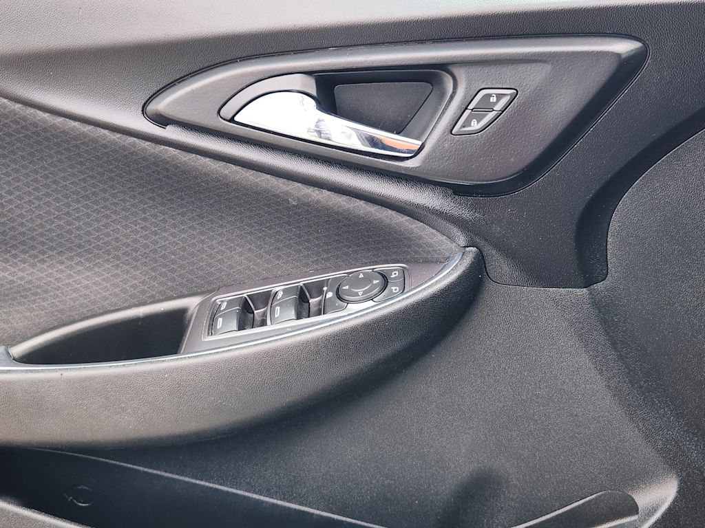 Thumbnail: 2018 Chevrolet Malibu - 30