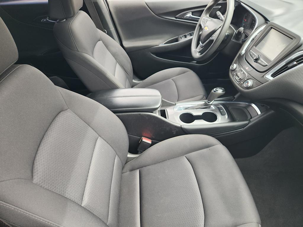 Thumbnail: 2018 Chevrolet Malibu - 10