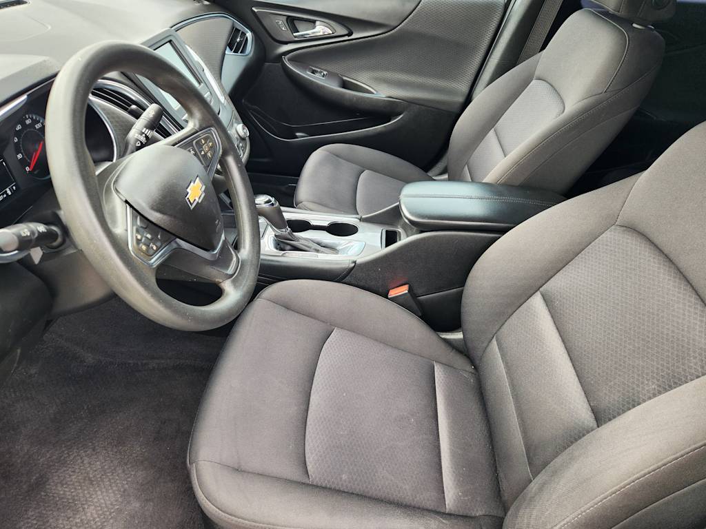 Thumbnail: 2018 Chevrolet Malibu - 9