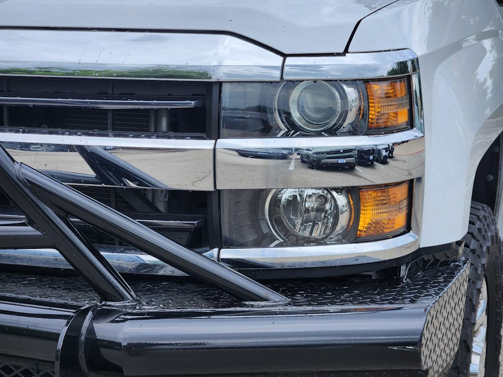 Thumbnail: 2018 Chevrolet Silverado 2500 - 19