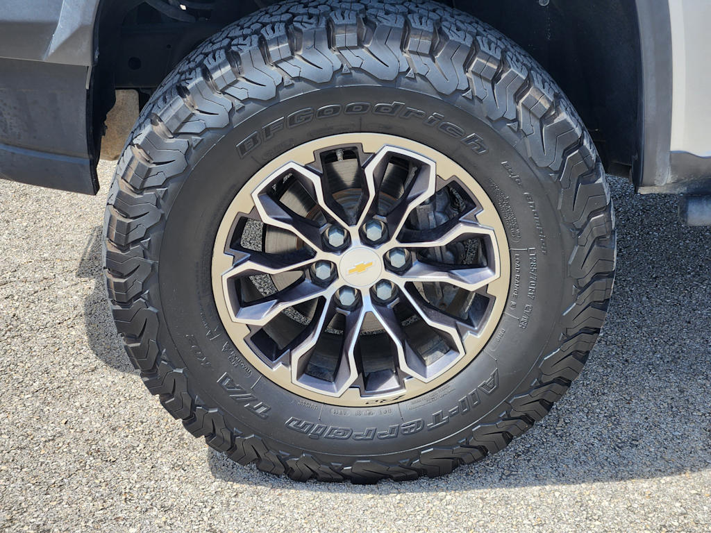 Thumbnail: 2018 Chevrolet Colorado - 23