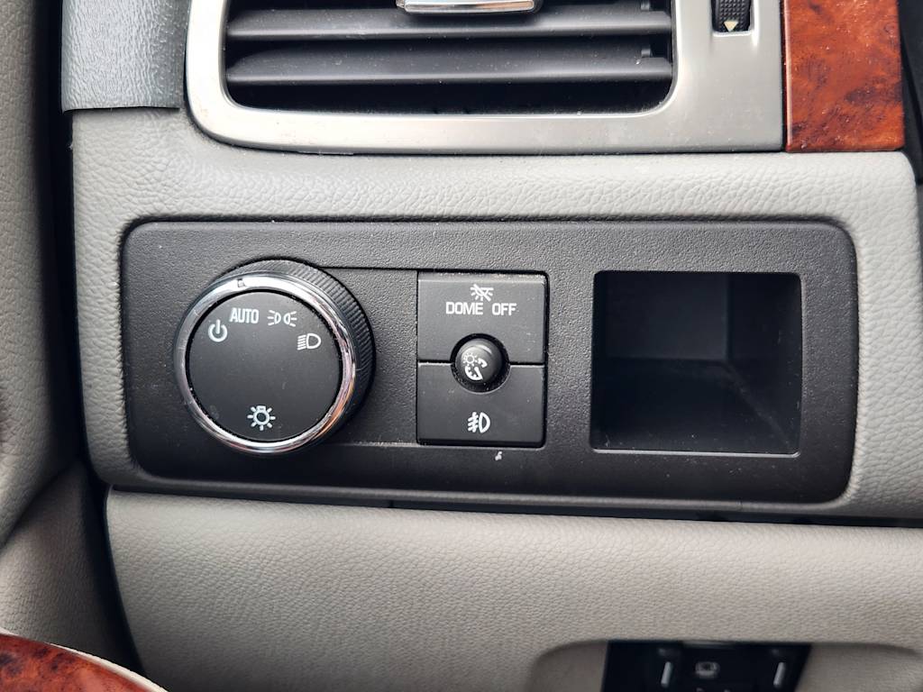 Thumbnail: 2011 GMC Yukon - 27