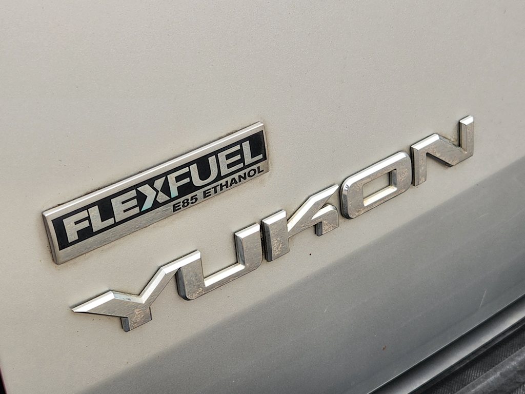 Thumbnail: 2011 GMC Yukon - 22