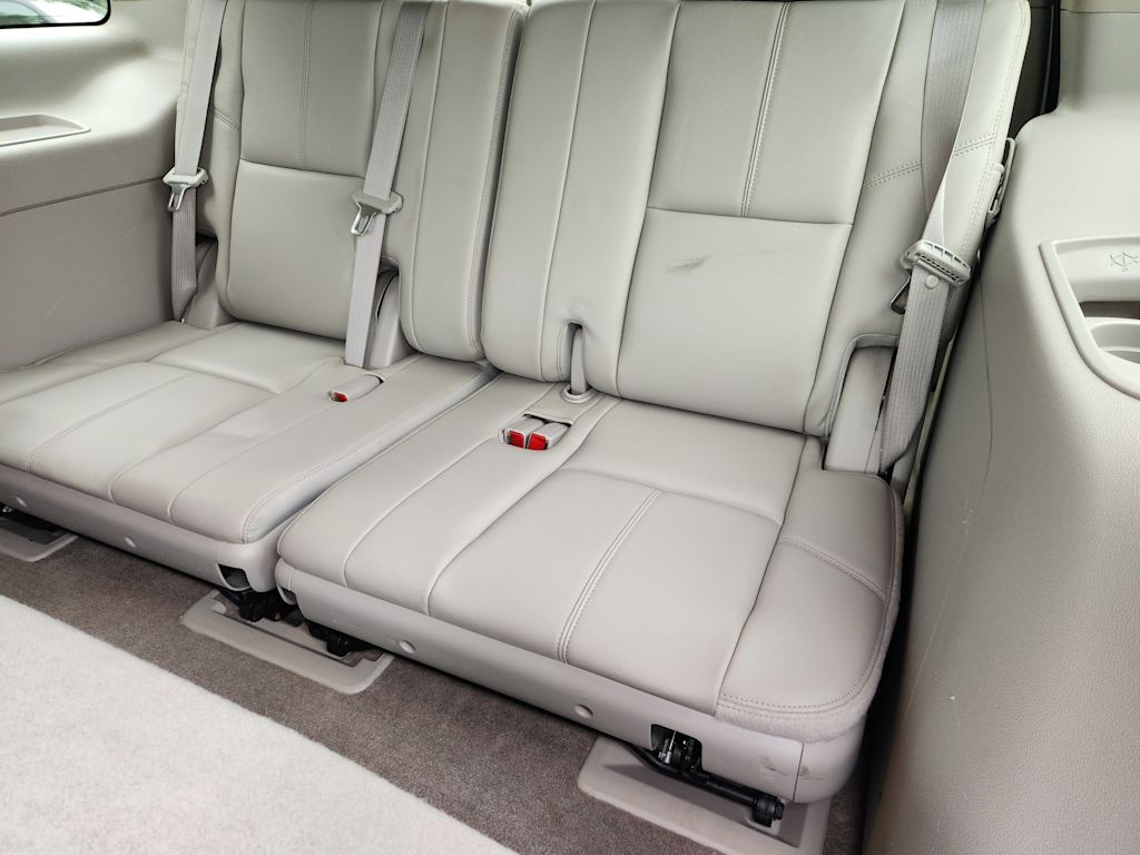 Thumbnail: 2011 GMC Yukon - 33