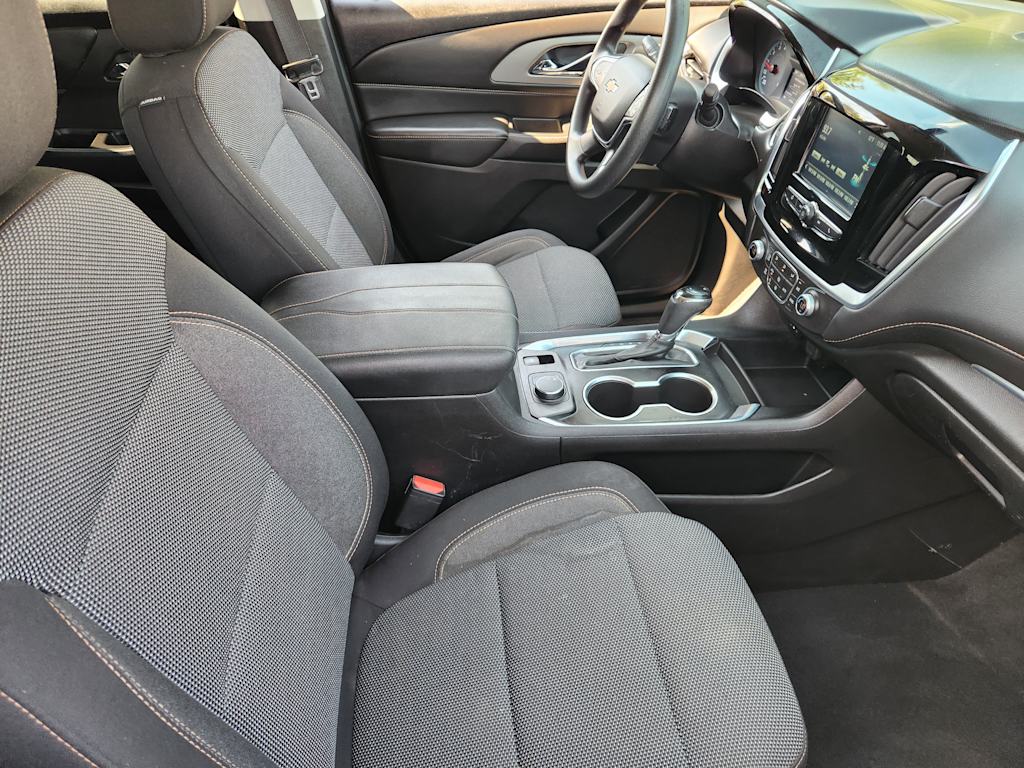 Thumbnail: 2018 Chevrolet Traverse - 10