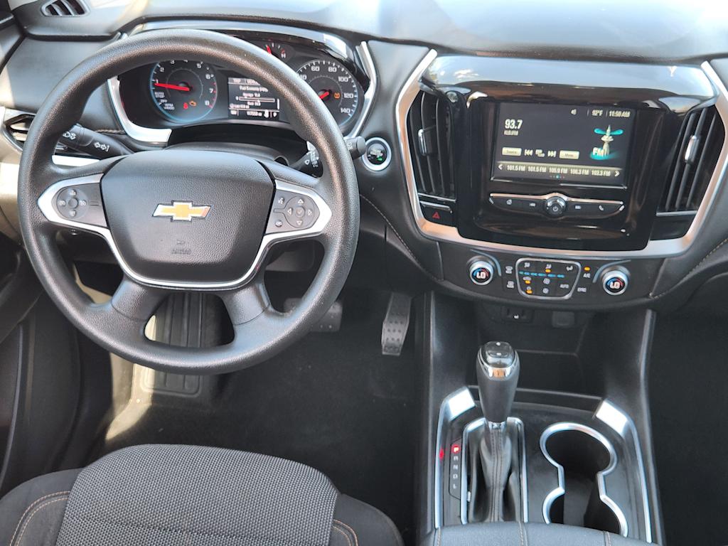 Thumbnail: 2018 Chevrolet Traverse - 12