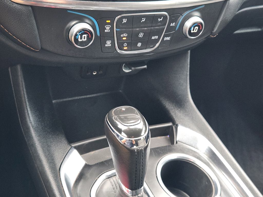 Thumbnail: 2019 Chevrolet Traverse - 14