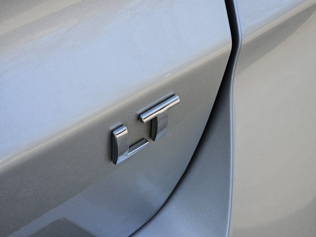 Thumbnail: 2017 Chevrolet Traverse - 24