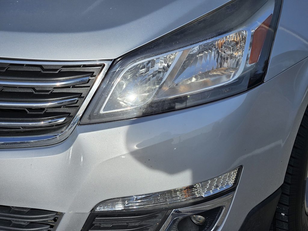 Thumbnail: 2017 Chevrolet Traverse - 21