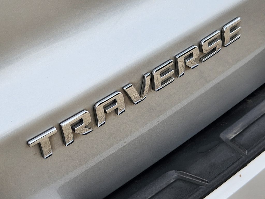 Thumbnail: 2017 Chevrolet Traverse - 23