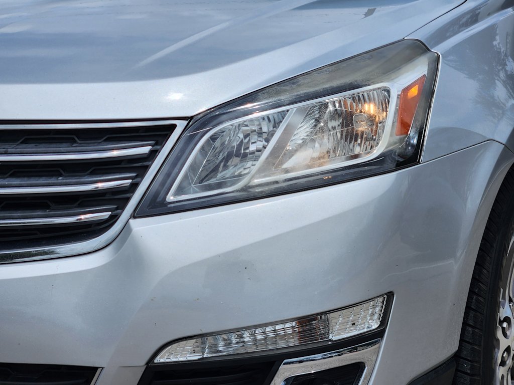 Thumbnail: 2017 Chevrolet Traverse - 21