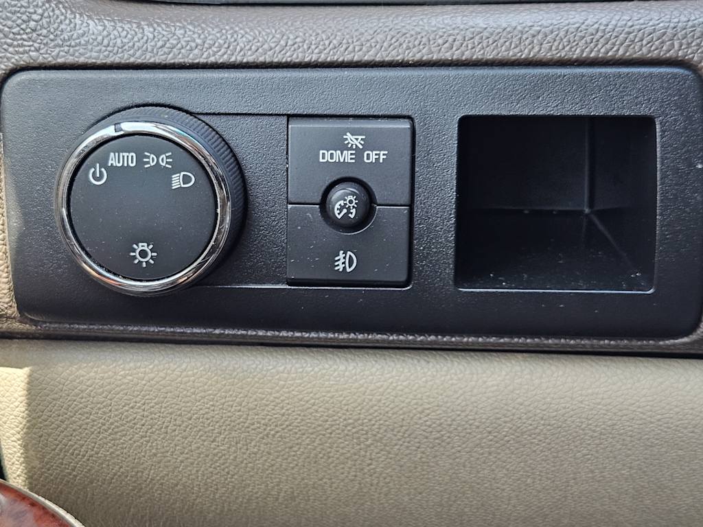 Thumbnail: 2013 Chevrolet Tahoe - 26