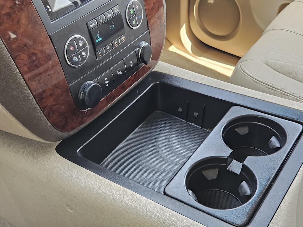 Thumbnail: 2013 Chevrolet Tahoe - 25