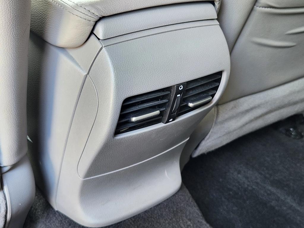 Thumbnail: 2012 Honda Accord - 33