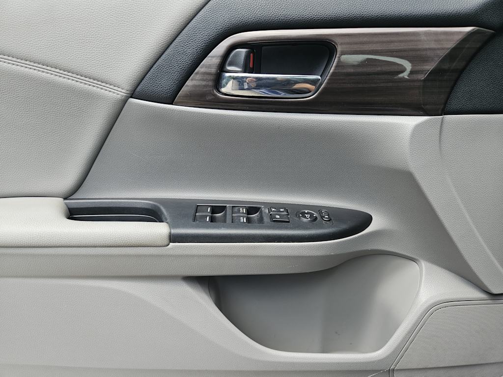 Thumbnail: 2017 Honda Accord - 29