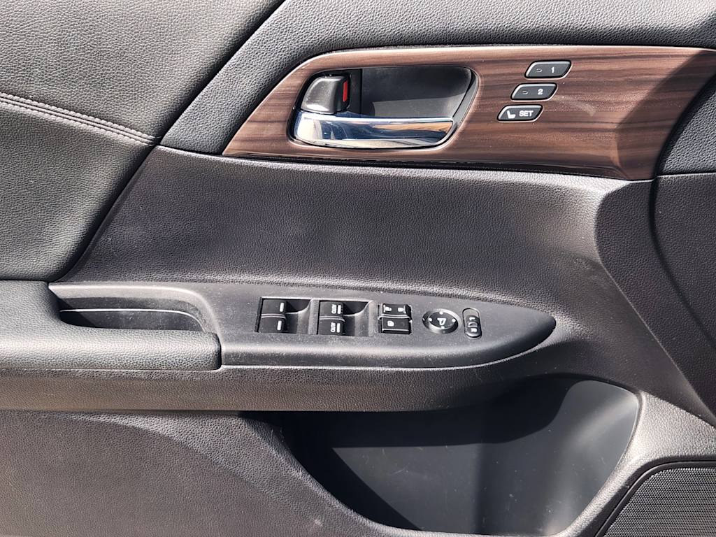 Thumbnail: 2017 Honda Accord - 29