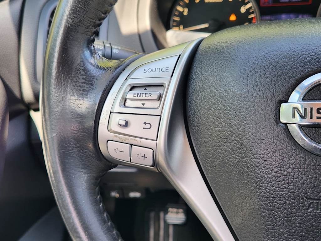 Thumbnail: 2017 Nissan Altima - 30