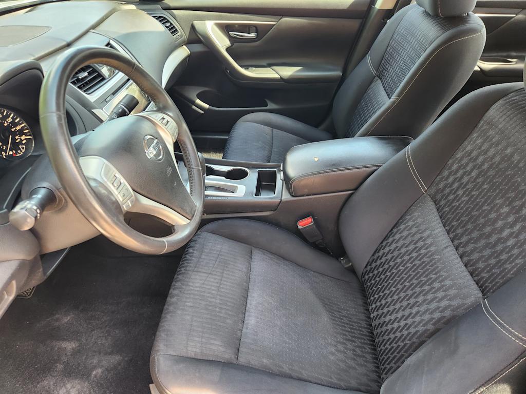 Thumbnail: 2017 Nissan Altima - 9