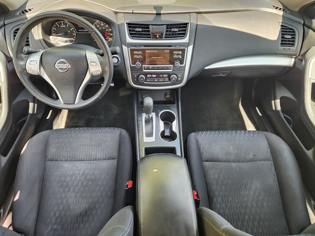 Thumbnail: 2017 Nissan Altima - 8