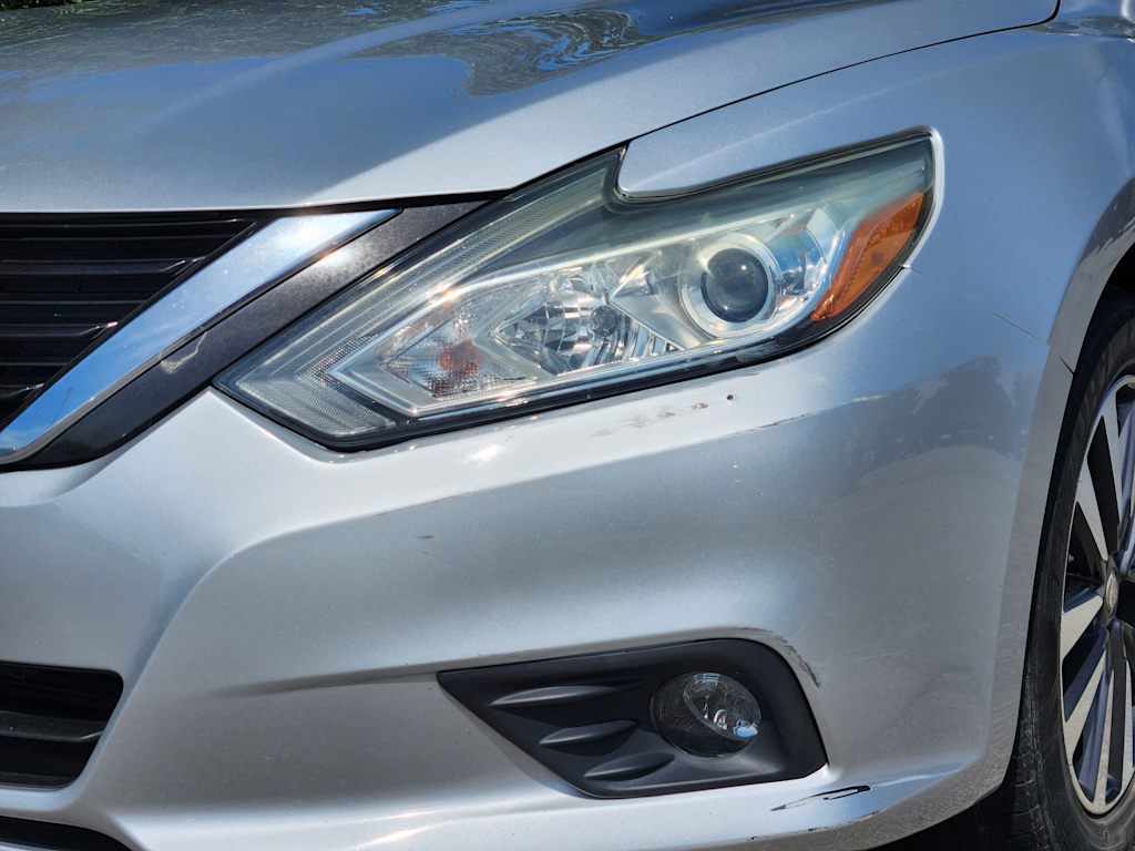 Thumbnail: 2017 Nissan Altima - 20