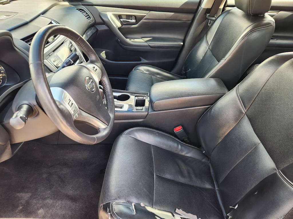 Thumbnail: 2017 Nissan Altima - 9