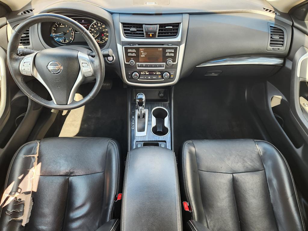 Thumbnail: 2017 Nissan Altima - 8