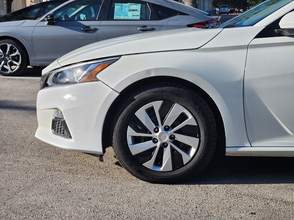 Thumbnail: 2021 Nissan Altima - 6
