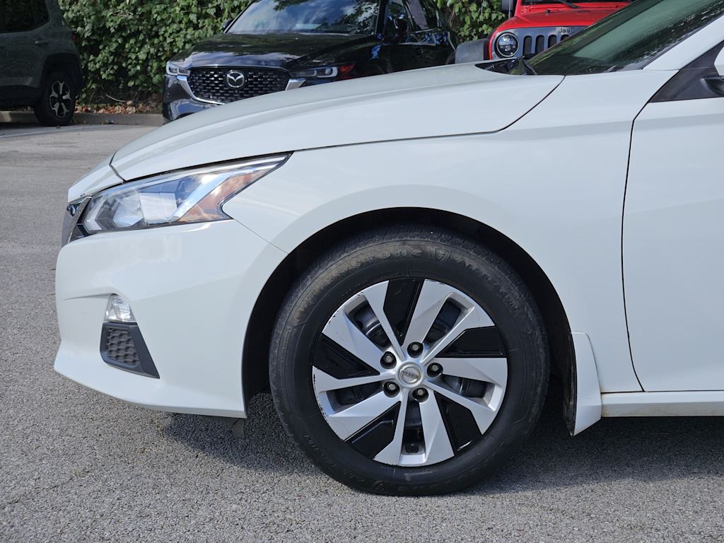 Thumbnail: 2019 Nissan Altima - 6